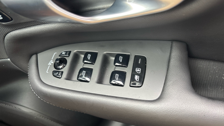 Volvo XC90 2.0 T8 [455] RC PHEV Plus Dark 5dr AWD Geartronic Estate